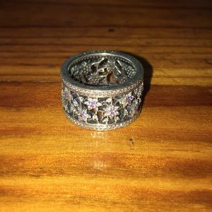Pandora ring
